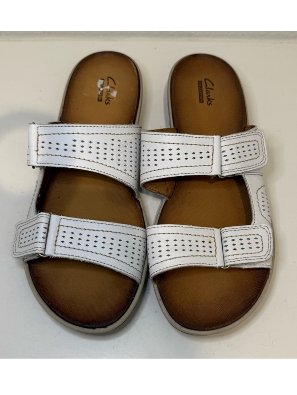 Clarks Leisa Gianna Slip On Sandals White Perforated Leather Size 8.5